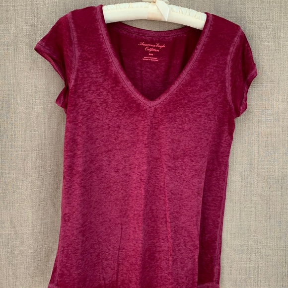 American Eagle Outfitters Tops - AEO Basic T-Shirt
